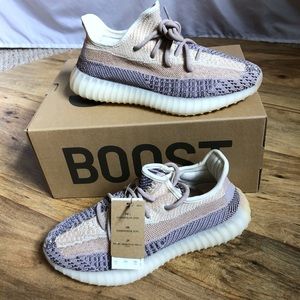 Yeezy Ash Pearl Shoes